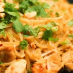 Kyckling Pad Thai: Autentiskt recept på 20 minuter