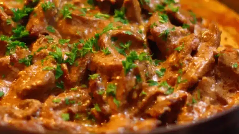 Snabb Mustig Lövbiffsgryta: Krämig Vegetarisk Favorit