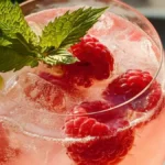 Midsummer Spritz: Svenskt Sommarrecept med Bubbel
