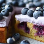 Kladdkaka brynt smör och blåbär: himmelskt god