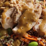 Snabb Thaisallad med jordnötsdressing: Perfekt middag