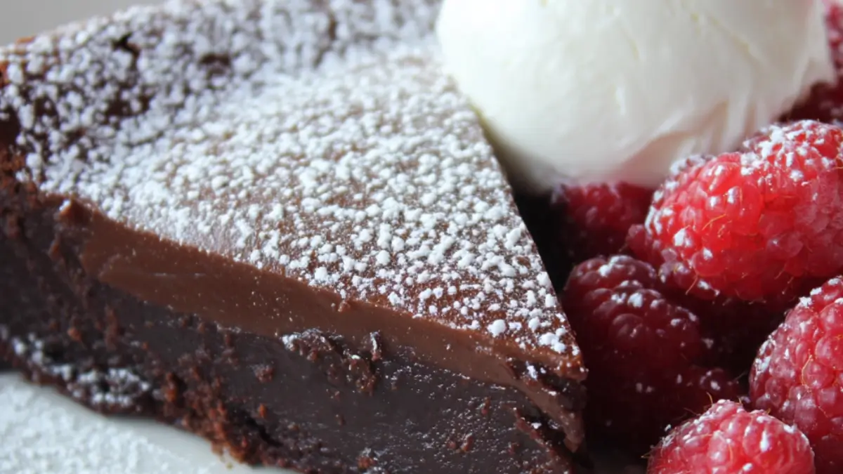 Läckra Brownietårta Med Mjölkchokladkolakräm Hemma
