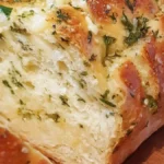 Lyxigt Vitlöksbröd med örter och ost på 55 min