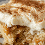 Saftig äppelkaka med frosting: Perfekt enkelt lyxig