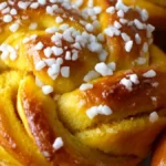 Perfekt bakade Saffransbullar med vit choklad hemma