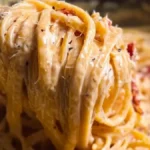 Krämig pasta med soltorkade tomater på 35 min