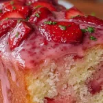 Lyxig Jordgubbskaka: Pound Cake för Sommardagar