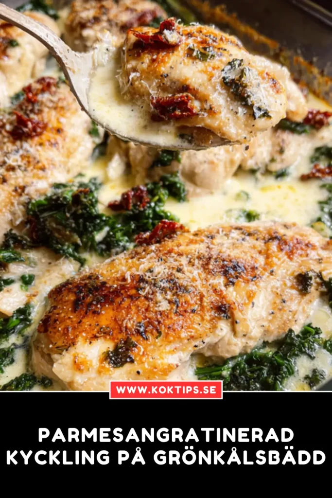Parmesangratinerad kyckling på grönkålsbädd
