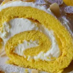 Rulltårta med saffran och vit frosting