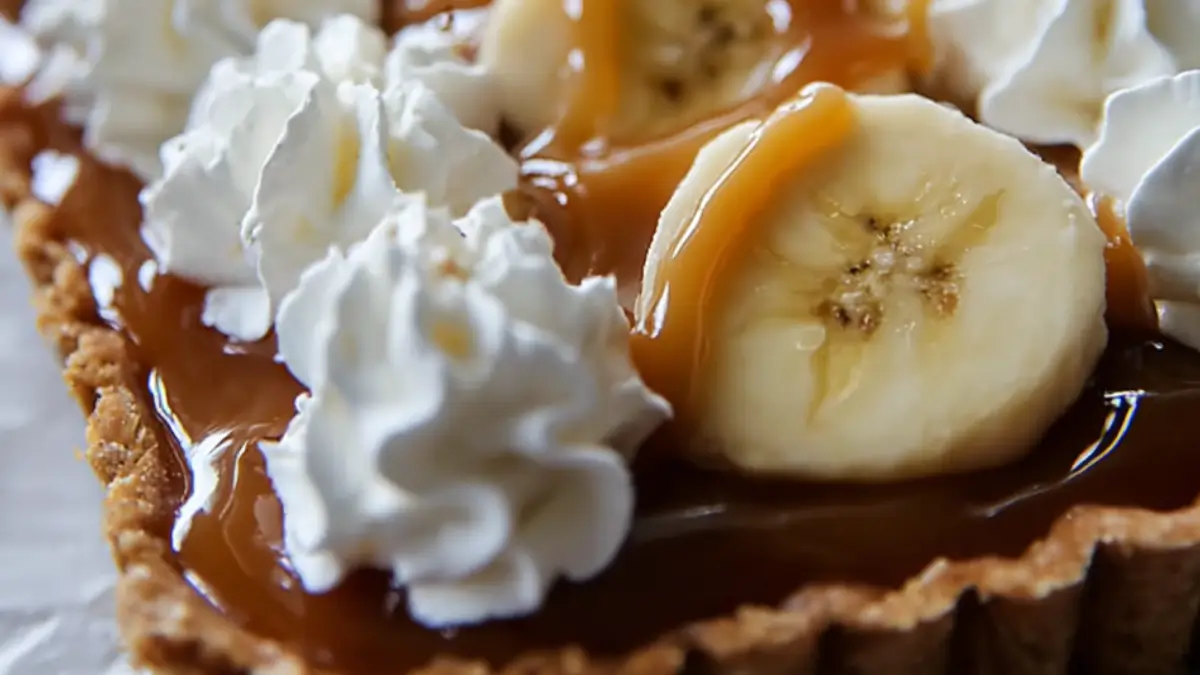 Banoffeepaj: Enkel paj med banan och kola!