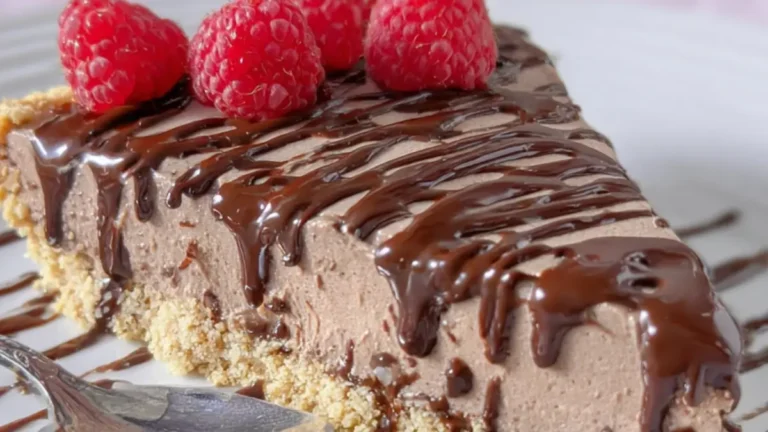 Upptäck krämig chokladmoussetårta: enkel lyx!