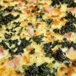 Ugnspannkaka med grönkål, ost och skinka