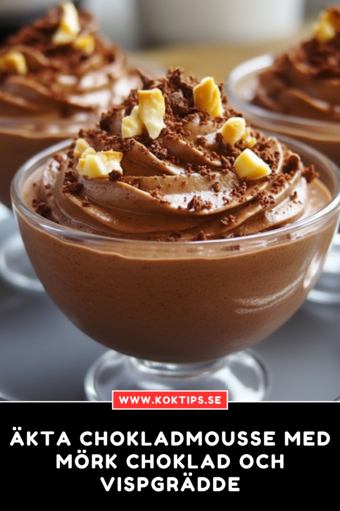 Äkta Chokladmousse med mörk choklad och vispgrädde