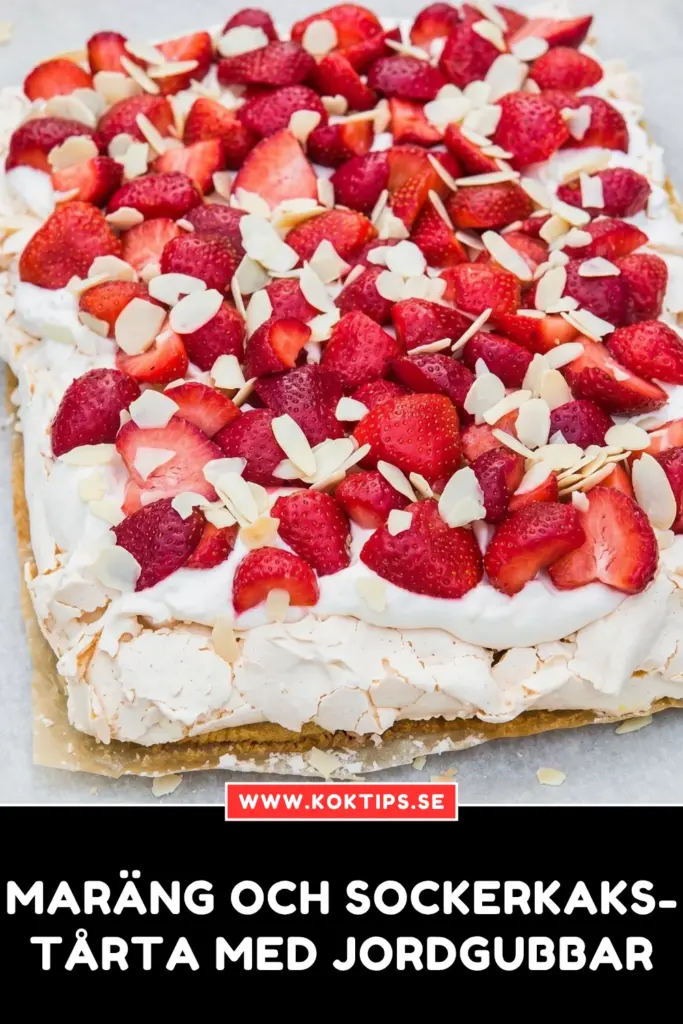 Maräng och sockerkakstårta med jordgubbar