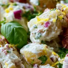 Krämig Potatissallad Recept med Bacon