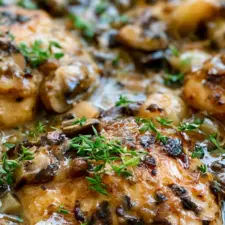 Kycklinggratäng recept svamp timjan