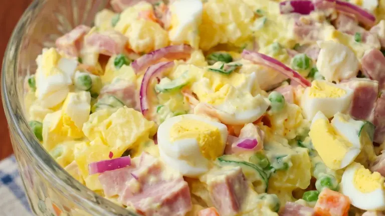 Oliviersallad rysk klassiker: krämig & festlig!