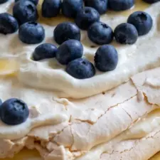 Pinocchiotårta med blåbär Enkelt recept