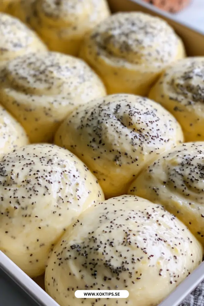 Citronbullar med vallmofrön: det godaste receptet i långpanna