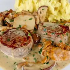 Kycklinggratäng med Svamp och Bacon Enkelt Recept