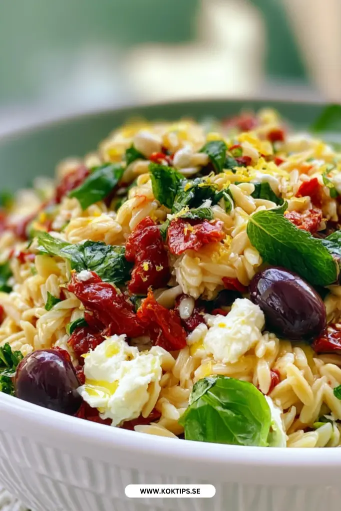 Orzosallad med mediterranska smaker: snabb, hemlagad och alltid uppskattad