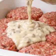 Pannbiffar i krämig svampsås recept hemma