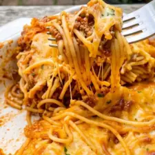 Ugnsbakad spaghetti med köttfärssås recept