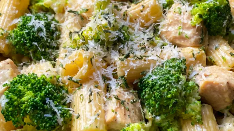 Krämig kycklingpasta med broccoli: det enklaste receptet du kommer älska