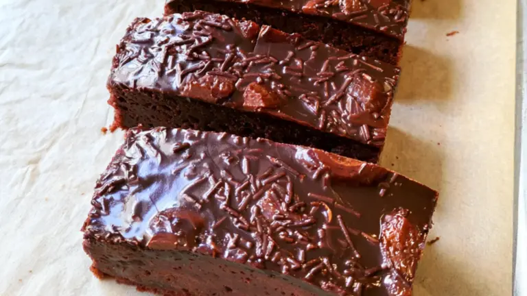 Saftiga cola bakrutor med chokladglasyr som alla vill ha recept på