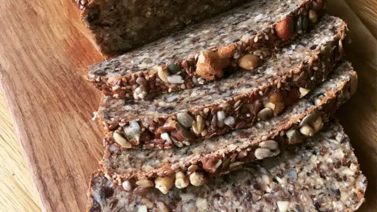 Nyttigt nötbröd med fullkornskänsla och massor av nötter